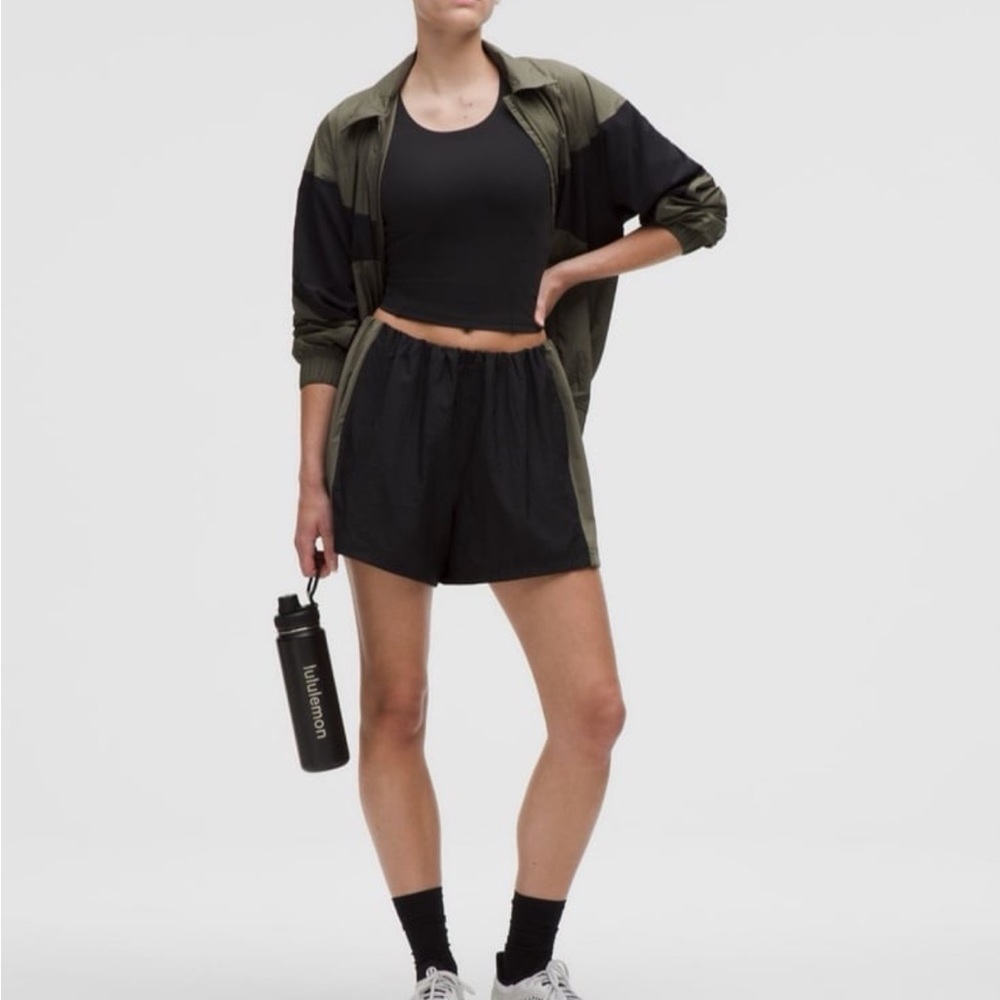 NWT Lululemon Nylon Collared Jacket *Retro Remix 
Army Green / Black sizexs